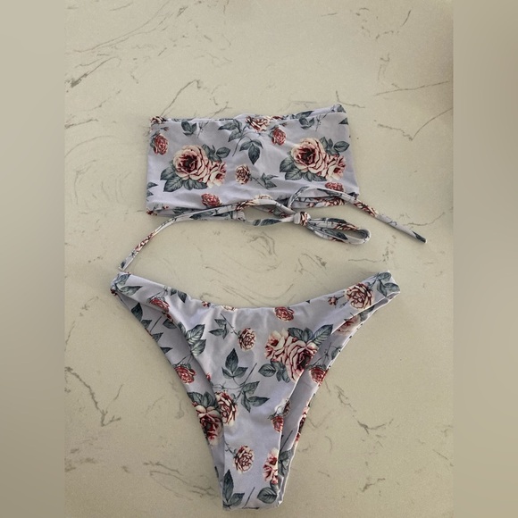 Woman’s 2 Piece Bikini - Picture 1 of 5